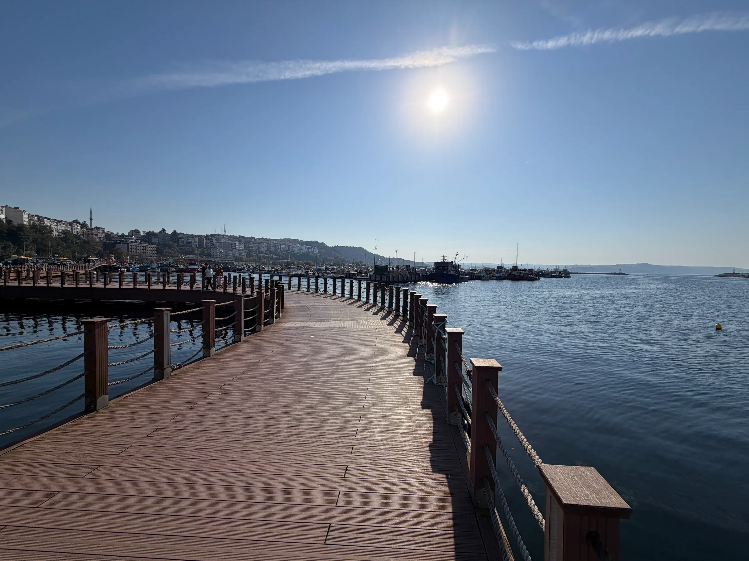 Şile’de balıkçıların olduğu dalgakran tarafı yerine sol tarafa devam ederseniz çok güzel bir yürüyüş yolu yapmışlar