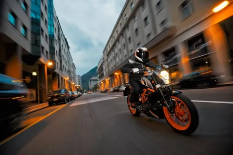 KTM 390 Duke (İlk kasa)