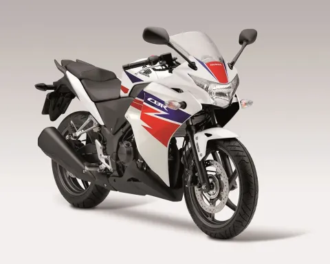 Honda CBR250R (İlk kasa / Tek far)